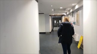 购物 & 公鸡！汽车、更衣室和大面部护理