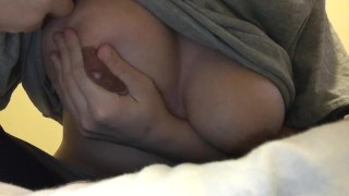 谁想来吮吸妈妈的奶子？