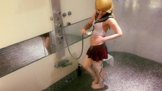 日本未经审查的女学生穿着衣服洗澡和洗澡 Wetlook