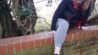 不保持社交距离的公共操我翻墙