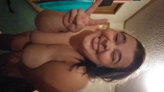 Chubbi Bunni 提供一些 S-ass