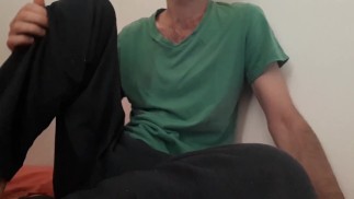 射精前触摸我毛茸茸的赤裸身体的每一寸