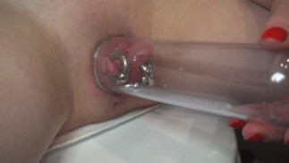 I pump and play with my pussy