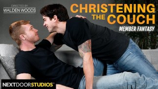 热辣的同性恋夫妇在他们的新地方汗流浃背，充满激情的性爱 - NextDoorStudios