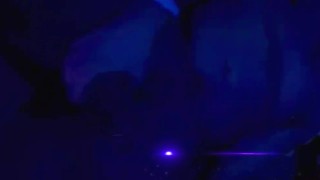 吹气和抚摸我的大肥黑鸡巴