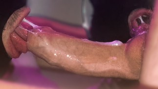 那根鸡巴刚刚在我嘴里爆炸了！口服中出