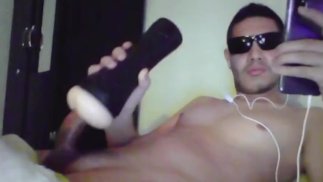 Watch me play with my toy until I explode. // Mírame jugar con mi juguete hasta que exploto.