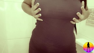 预告片 - 在安娜的咖啡馆里，熟女做了一场被禁止的现场表演