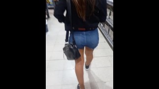 业余拉丁大屁股，在超市做爱