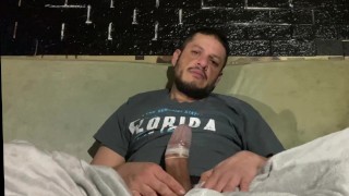 射在避孕套里，大鸡巴。