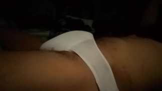 爸爸要睡觉了，在你旁边！