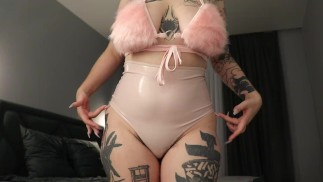 S.I.M.P. 由恶魔女神伊莉亚娜