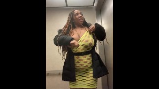 在电梯里闪现我的大自然