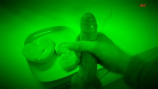 🇨🇳混蛋是个肮脏的男人，在早餐时射精而没有人看到他👀🌒！