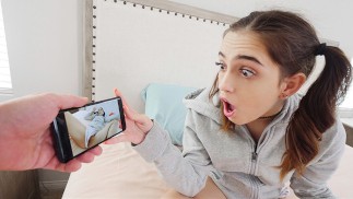 “你想嗅我的内裤吗？”继妹勾引继兄 - Sislovesme