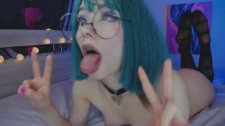 Alyssa Kasatka 做 ahegao 并要求喂她精液！