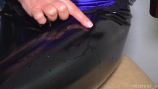 Beautiful water splatters on my wetlook leather leggings