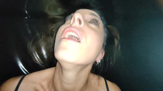 Mi sono fatta scopare duramente nel club da un cazzo enorme, video completo sulla mia pagina OF.