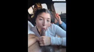 18+ Latina 邋遢的汽车口活让我射精 3 次脚 POV