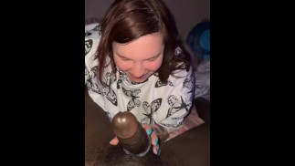 我叫醒了他，啜饮了BBC