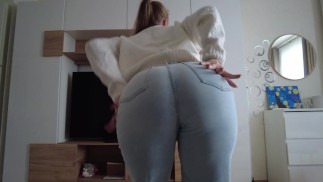 JULIAKUL - 在我脱下牛仔裤之前扭动